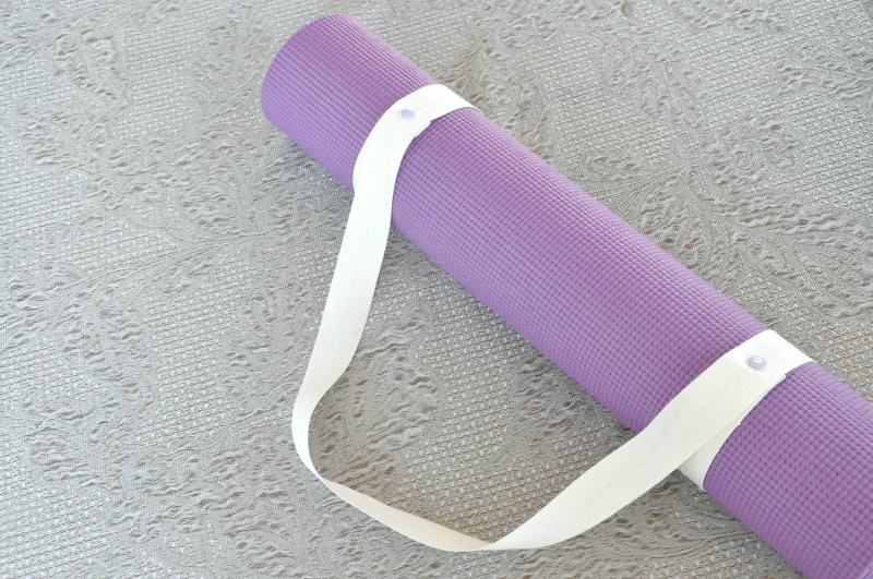 La cinghia porta-tappetino per lo yoga