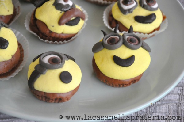 minion cupcakes